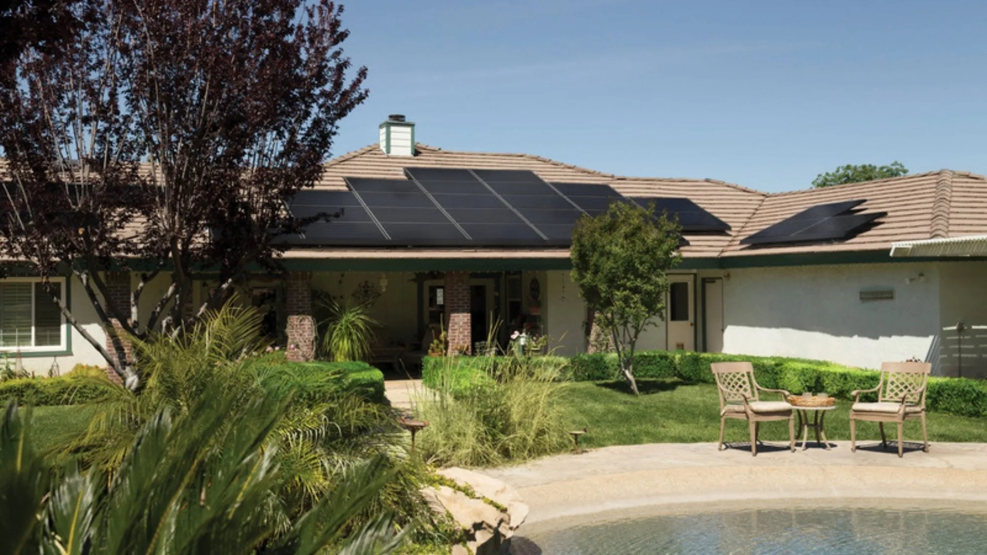¿Cómo funciona una placa solar? Del sol al enchufe, explicado fácil